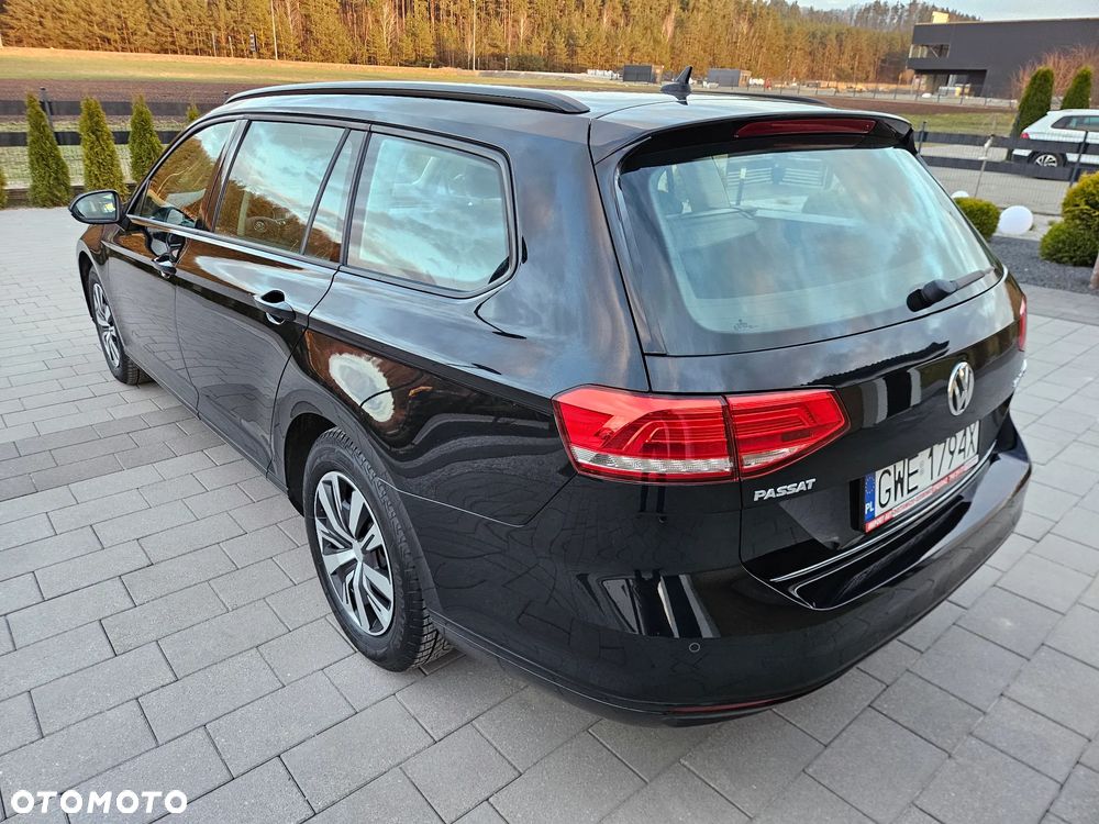 Volkswagen Passat - 4