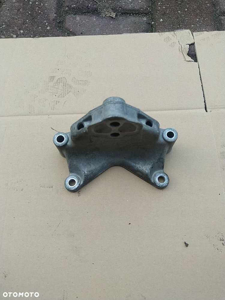 audi q7 4l łapa wspornik skrzyni 7l0399649d - 1