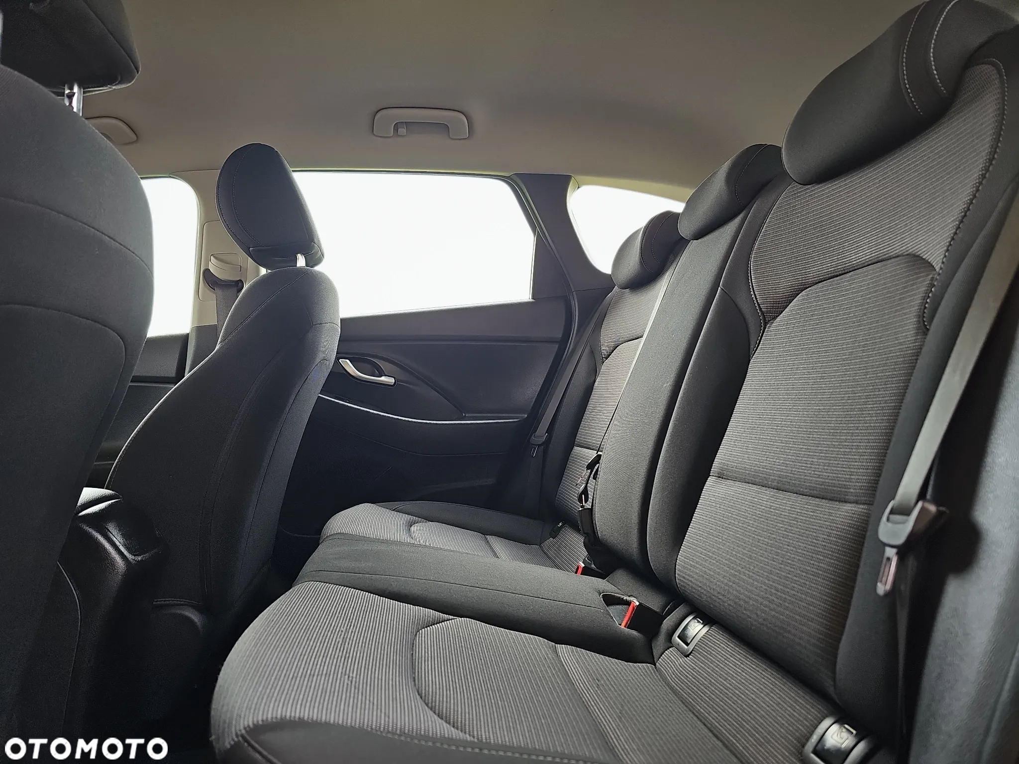 Hyundai i30 1.6 D Classic + - 14