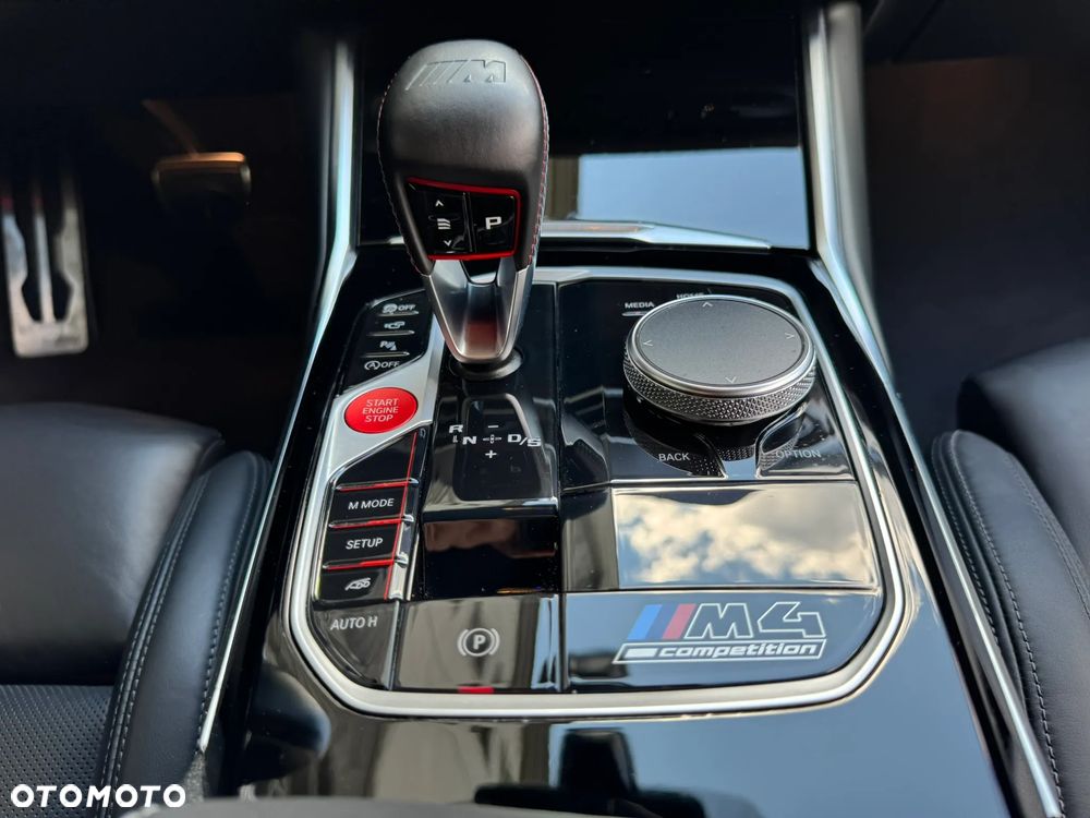 BMW M4 Competition M xDrive sport - 28