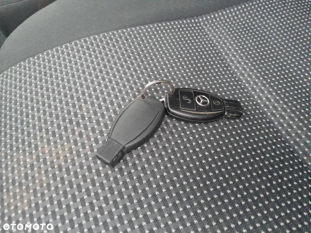 Mercedes-Benz Sprinter - 15