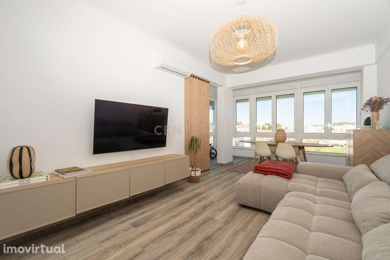 ** ESPECTACULAR APARTAMENTO T2 PERTO DO METRO DE ODIVELAS ** - Grande imagem: 2/34