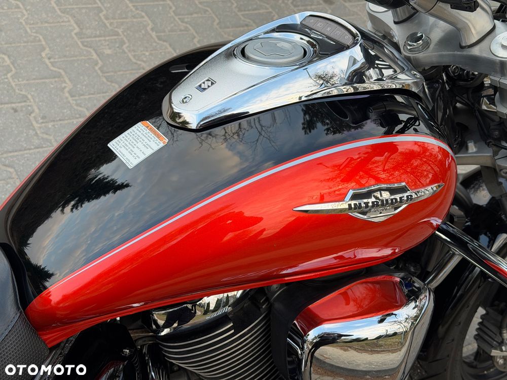 Suzuki Intruder - 16