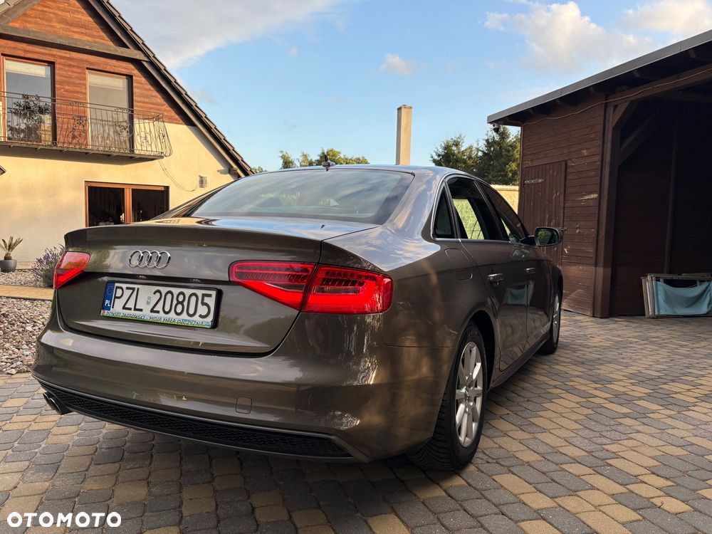 Audi A4 Limousine 2.0 TDI DPF multitronic S line Sportpaket - 6