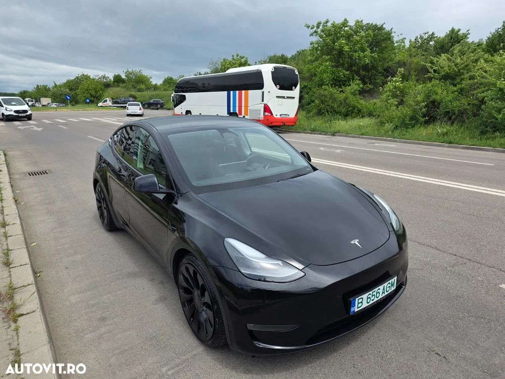 Tesla Model Y AWD Performance - 3