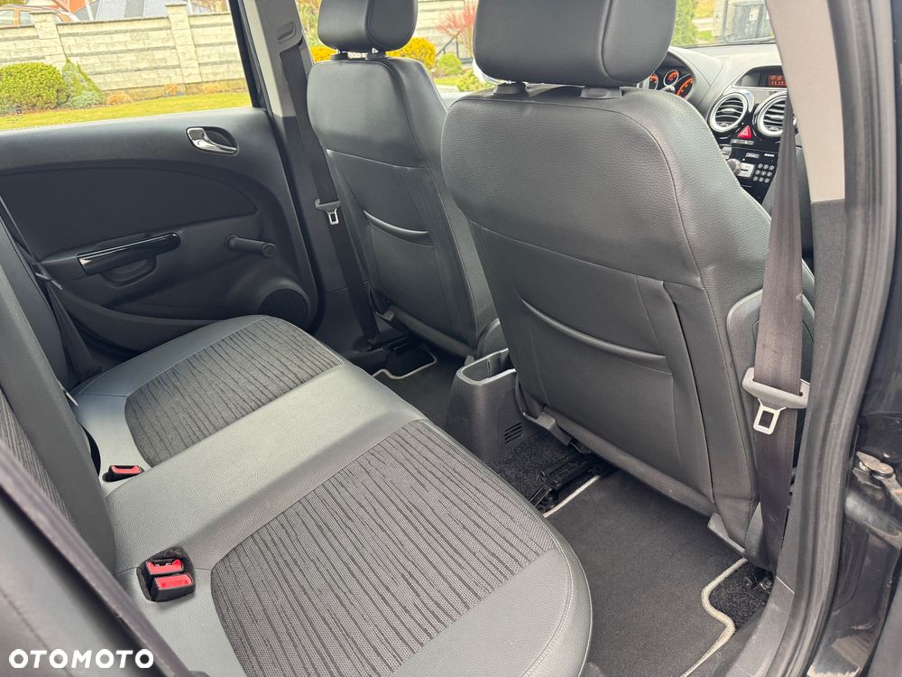 Opel Corsa 1.2 16V Cosmo - 8