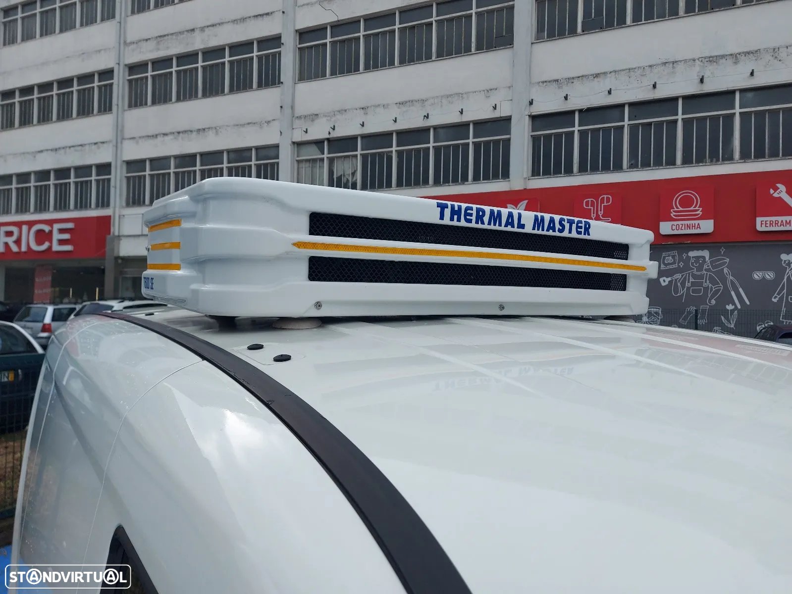 Fiat DOBLO EASY FRIO ESTRADA E GARAGEM - 11