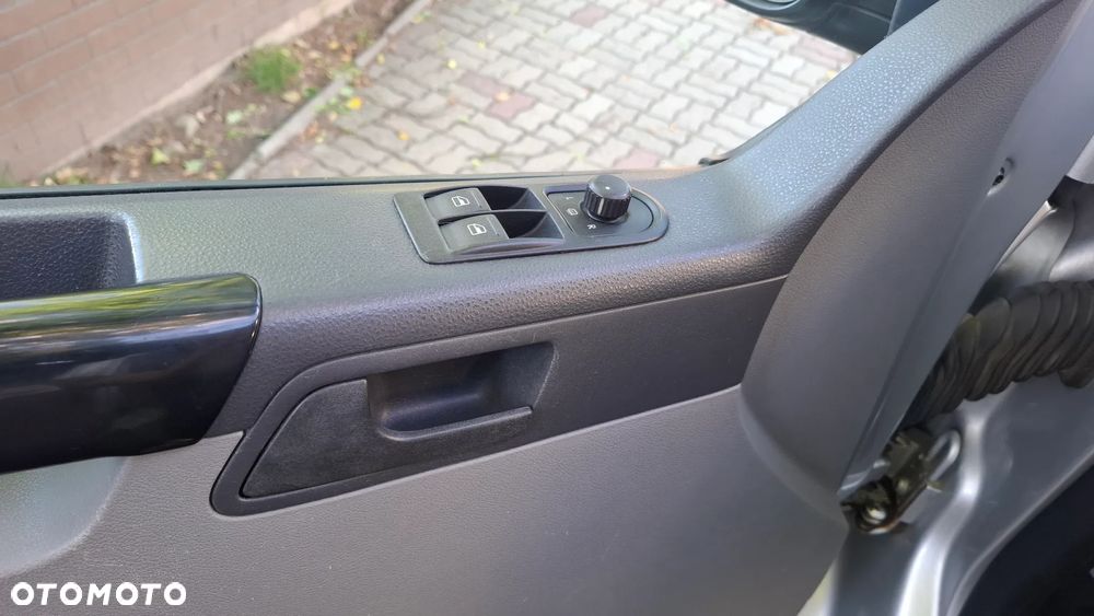Volkswagen T5 - 12