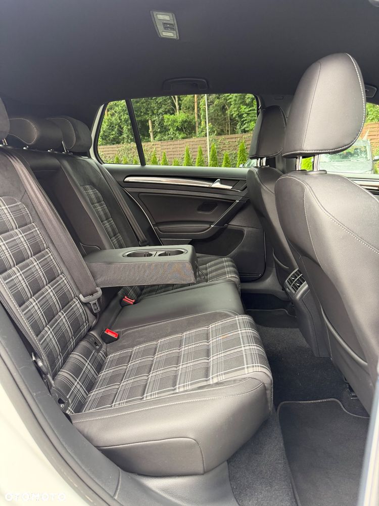 Volkswagen Golf 2.0 TDI BMT GTD - 27