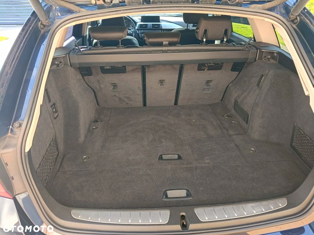 BMW Seria 3 320d Edition M Sport Shadow - 22