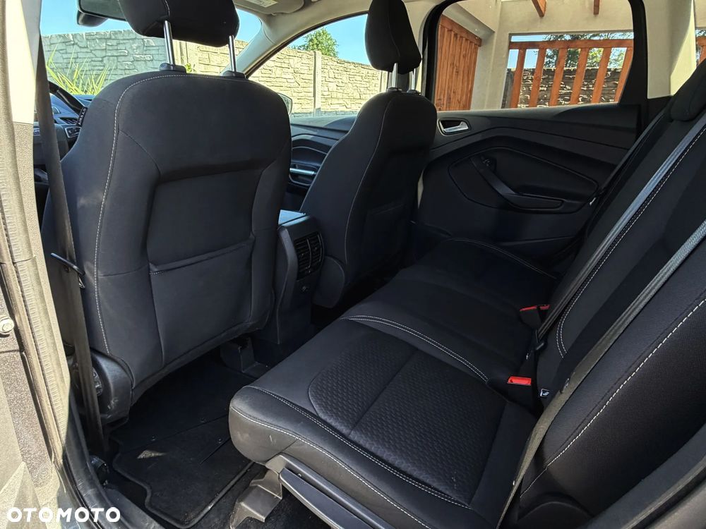 Ford Kuga 2.0 TDCi 2x4 Titanium - 13