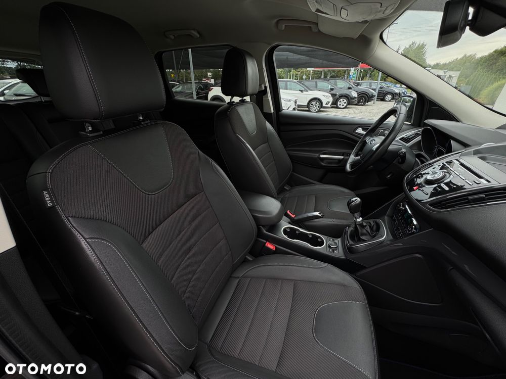 Ford Kuga 2.0 TDCi 2x4 Titanium - 26