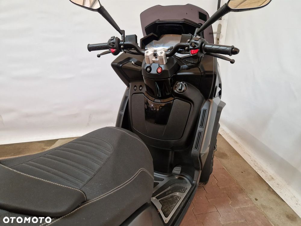 Peugeot Metropolis - 28