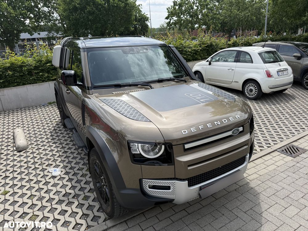 Land Rover Defender 110 2.0L D240 S - 1