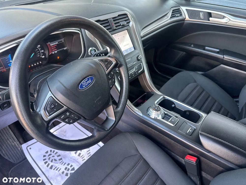 Ford Fusion - 22