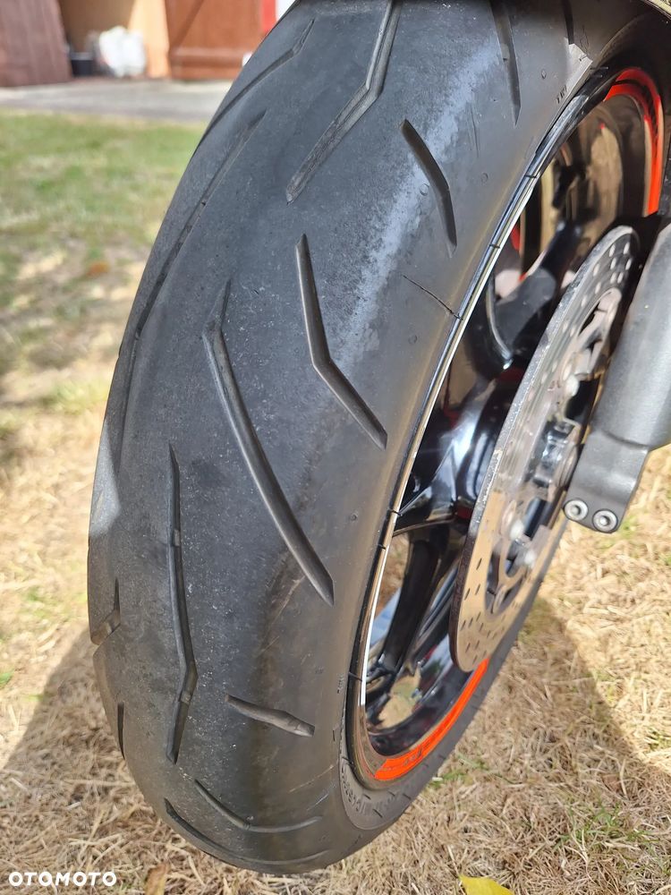 Yamaha YZF - 19