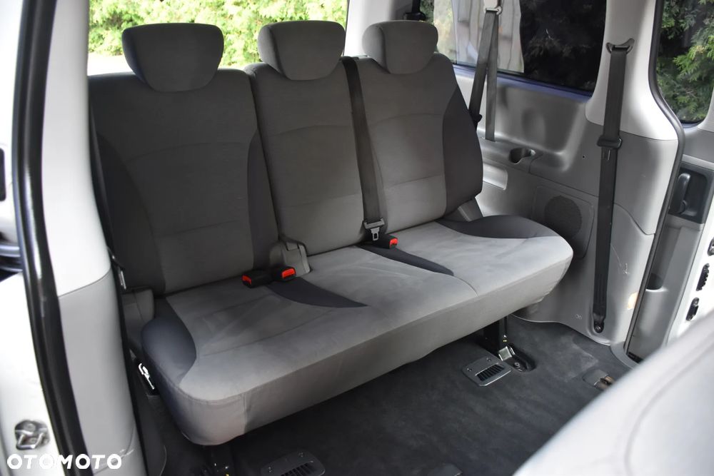 Hyundai H-1 2.5 CRDi Travel Comfort - 17