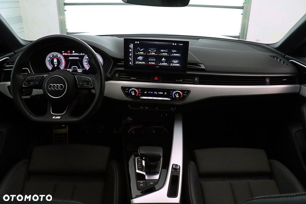 Audi A4 Limousine - 16