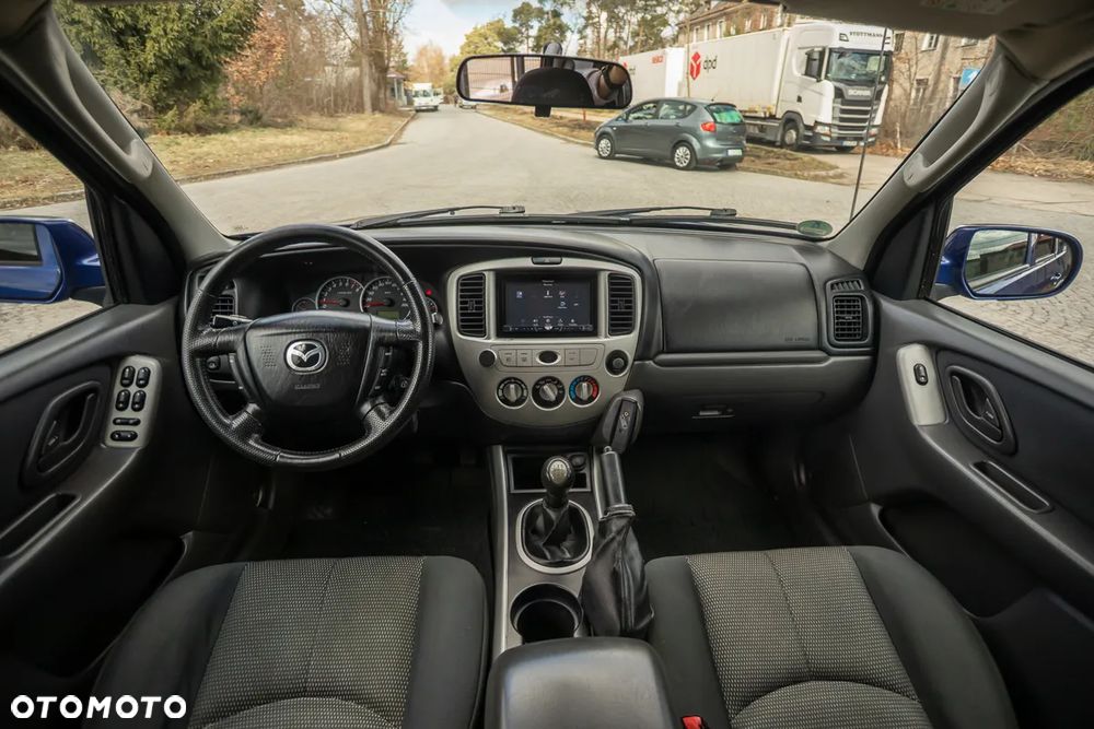 Mazda Tribute 4x4 Adventure Comfort - 24