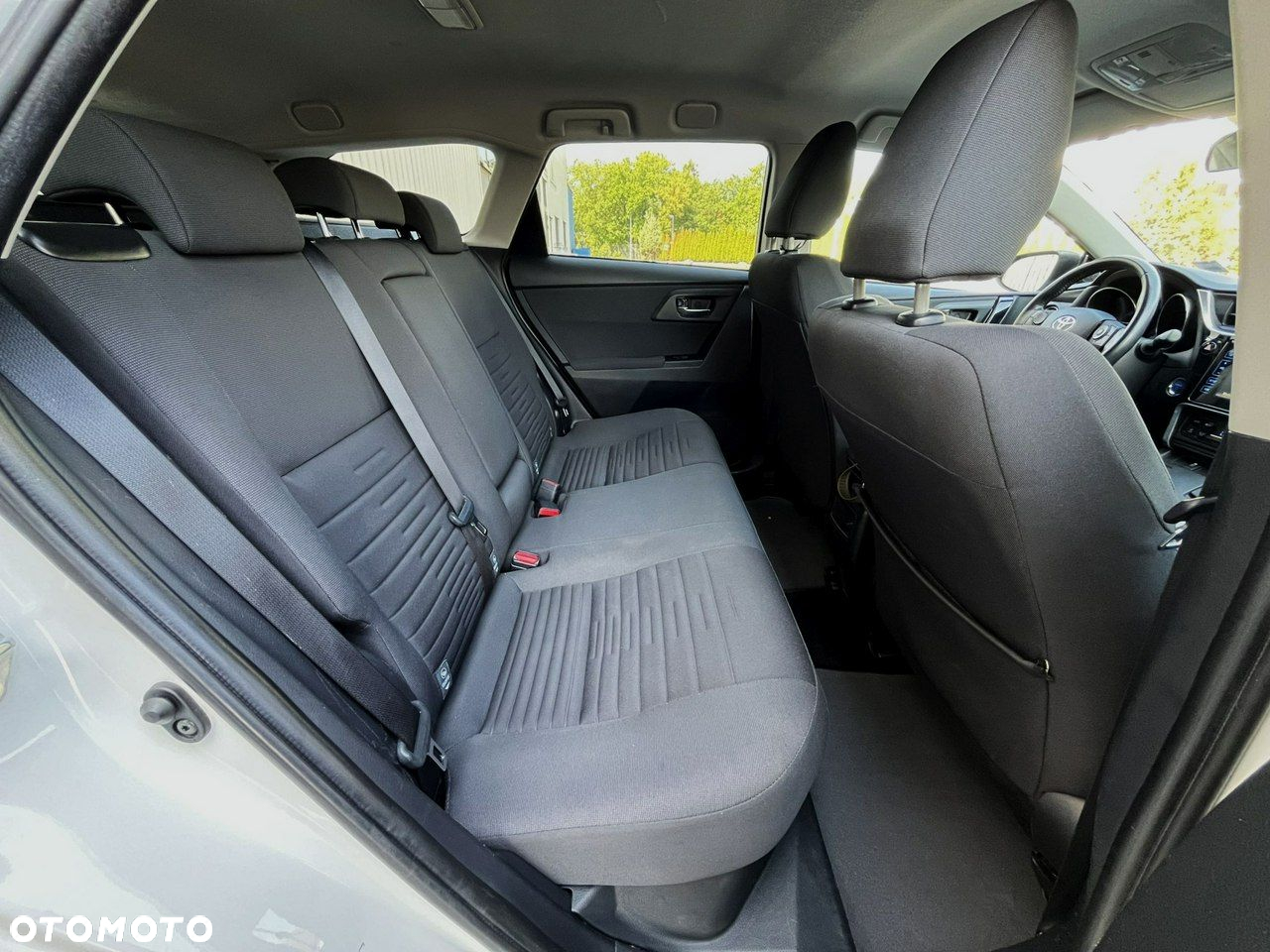 Toyota Auris Hybrid 135 Premium - 14