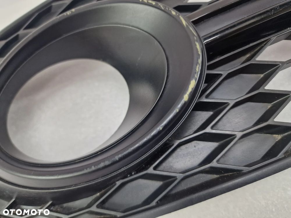 AUDI Q5 8R0 LIFT S-LINE LEWA KRATKA BOCZNA ZDERZAKA PRZEDNIEGO PRZÓD , NR 8R0807681R , NR AUKCJI D/97 - 11