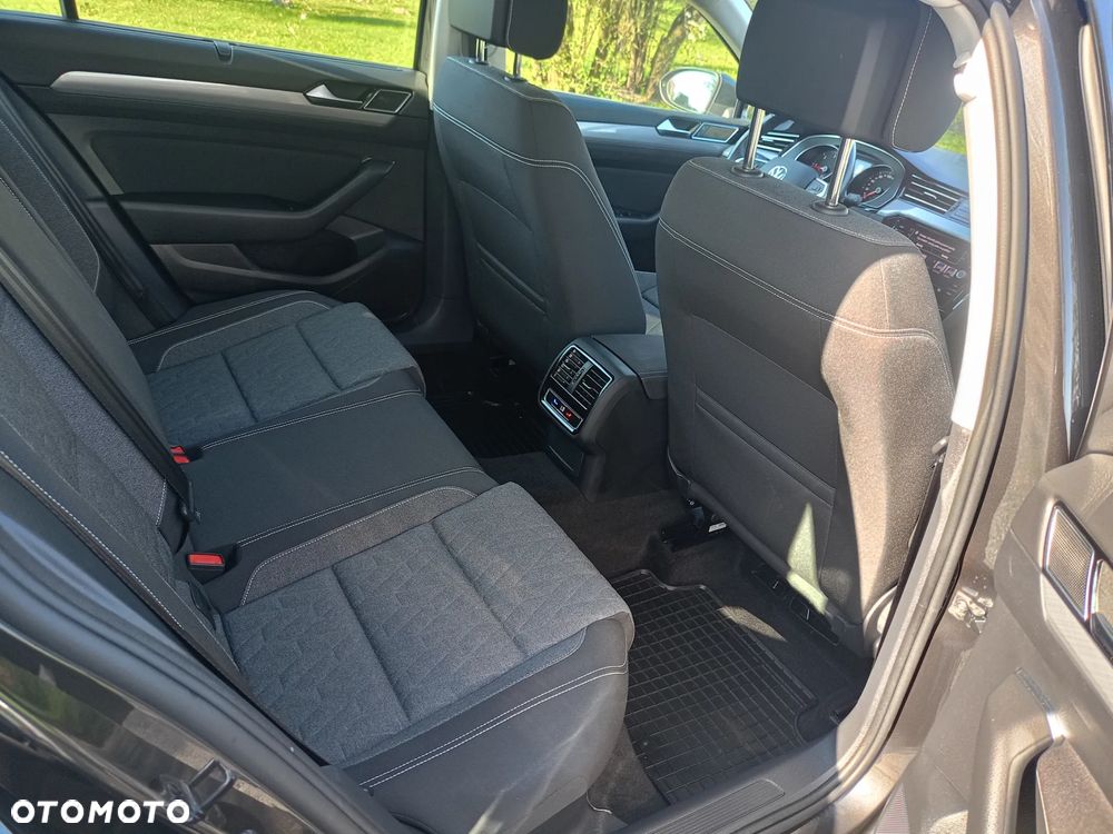 Volkswagen Passat 2.0 TDI SCR Comfortline DSG - 13
