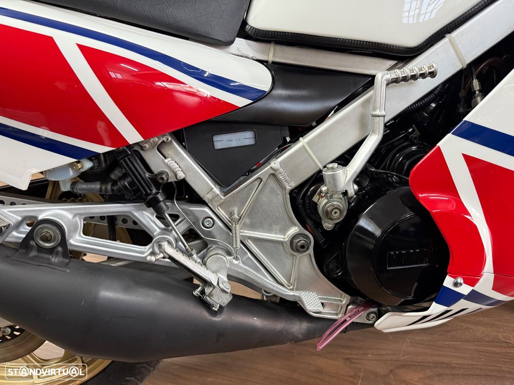 Yamaha R RZV 500 - 24