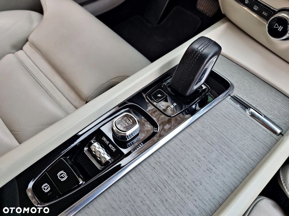 Volvo V60 Cross Country B5 B AWD Plus - 30