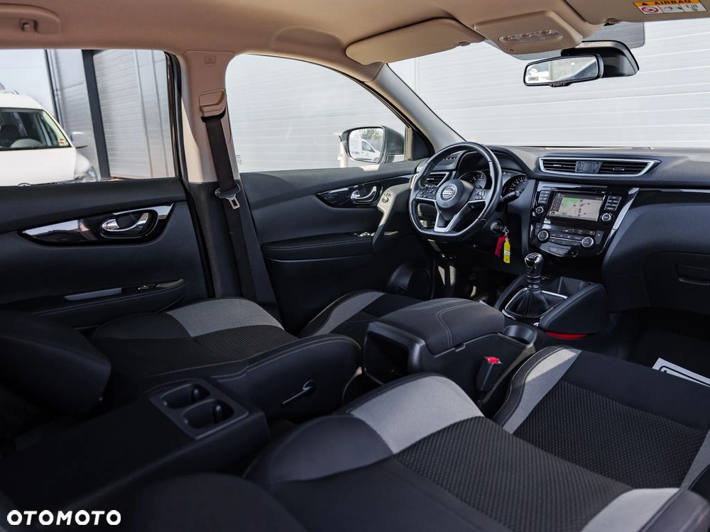 Nissan Qashqai 1.5 dCi N-Connecta - 17