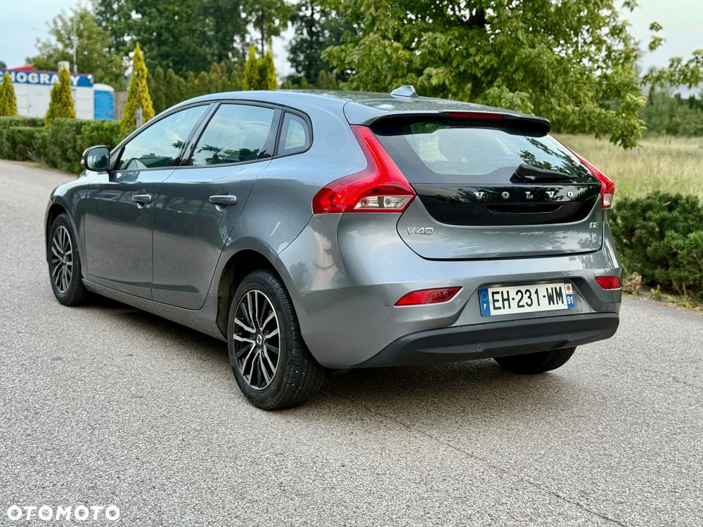 Volvo V40 D2 Drive-E Momentum - 17