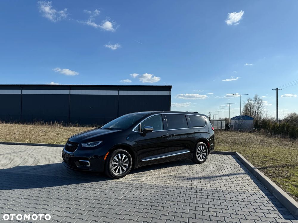 Chrysler Pacifica - 3