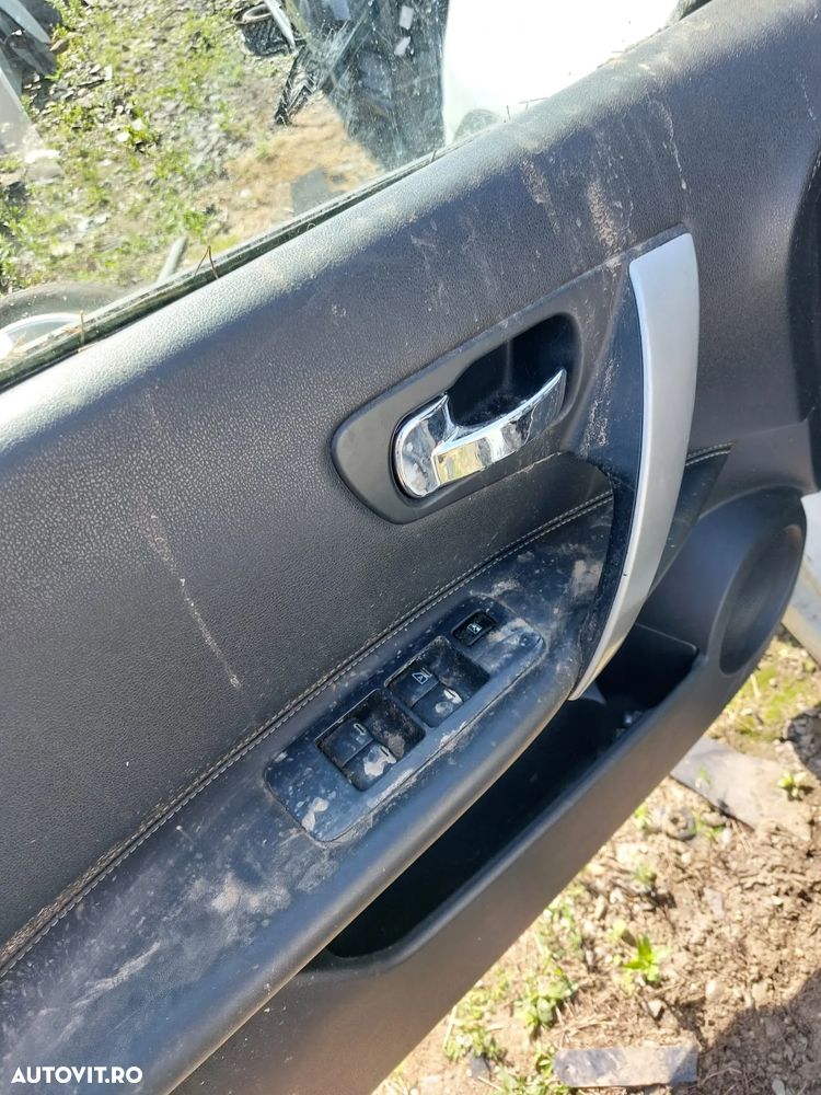 Dezmembrez Nissan Qashqai 2.0 dci - 10