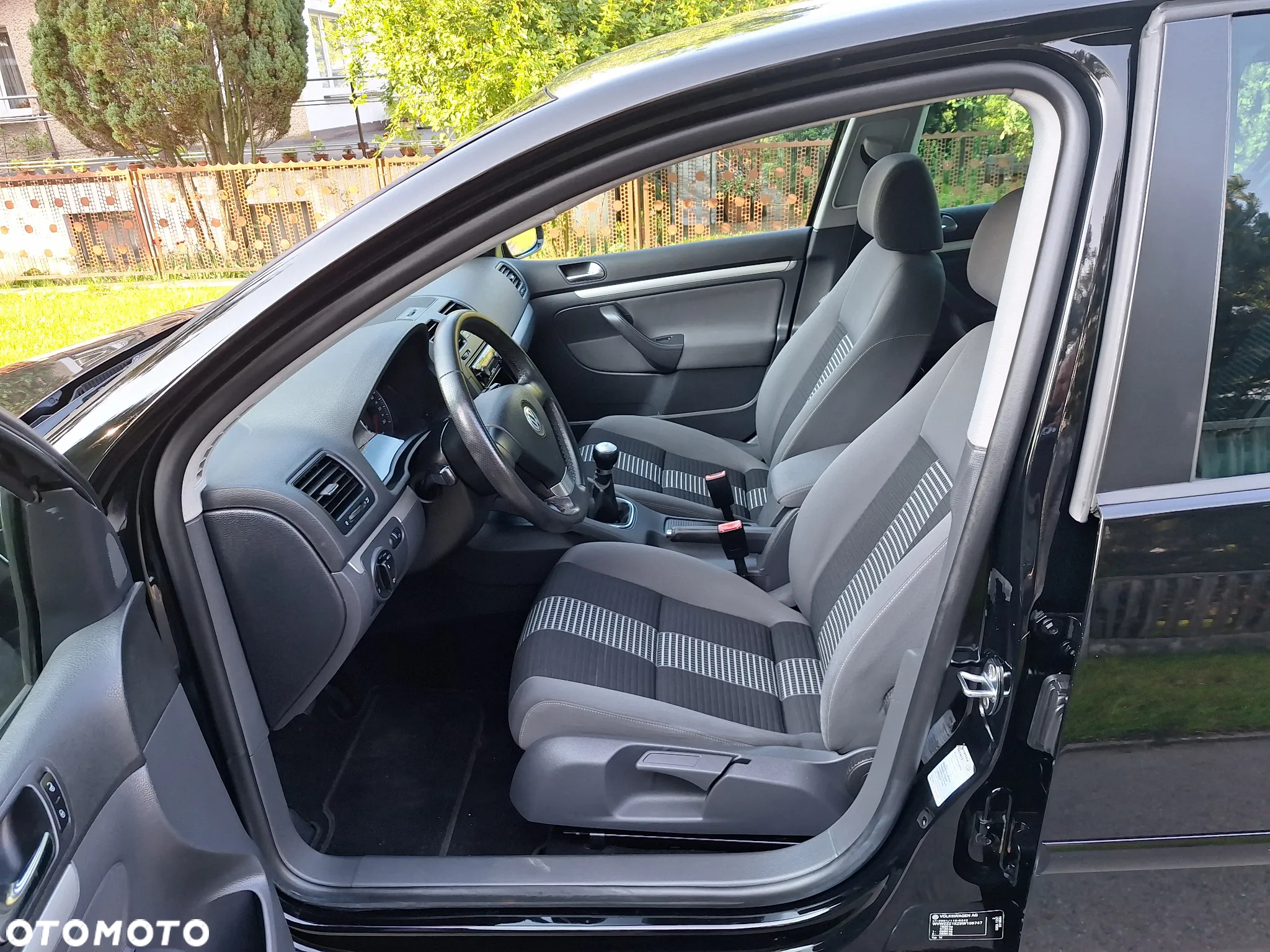 Volkswagen Golf - 8
