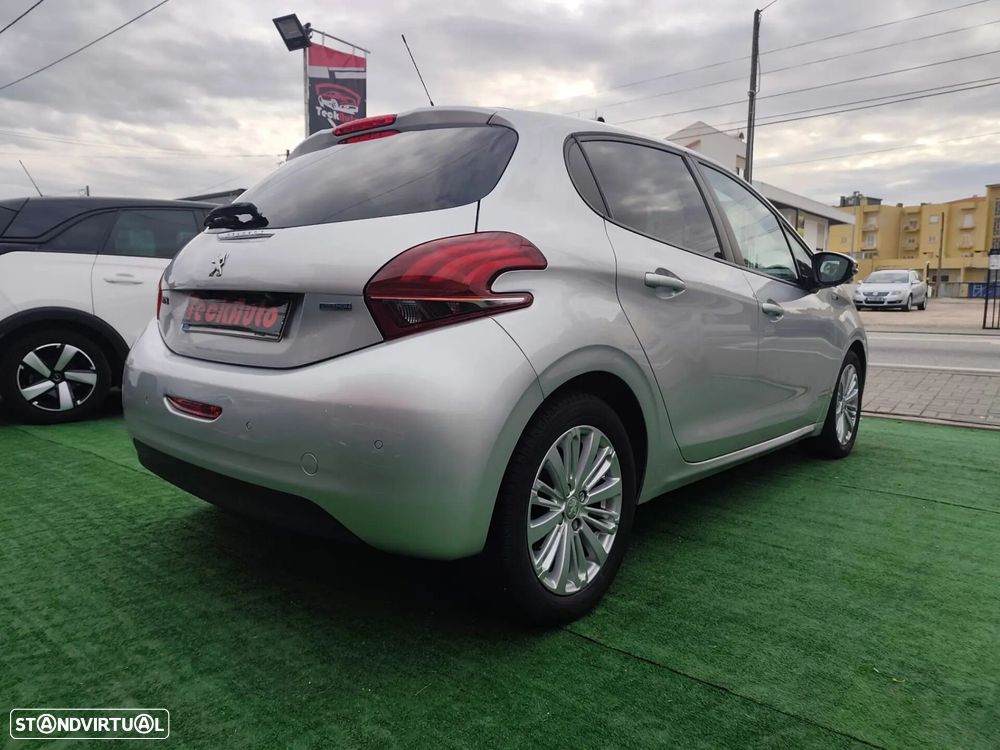 Peugeot 208 1.6 BlueHDi Style - 5