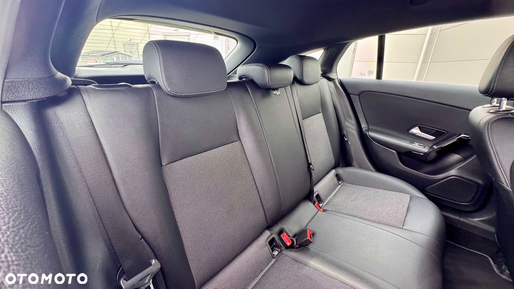 Mercedes-Benz CLA 200 7G-DCT Edition Progressive Line - 31