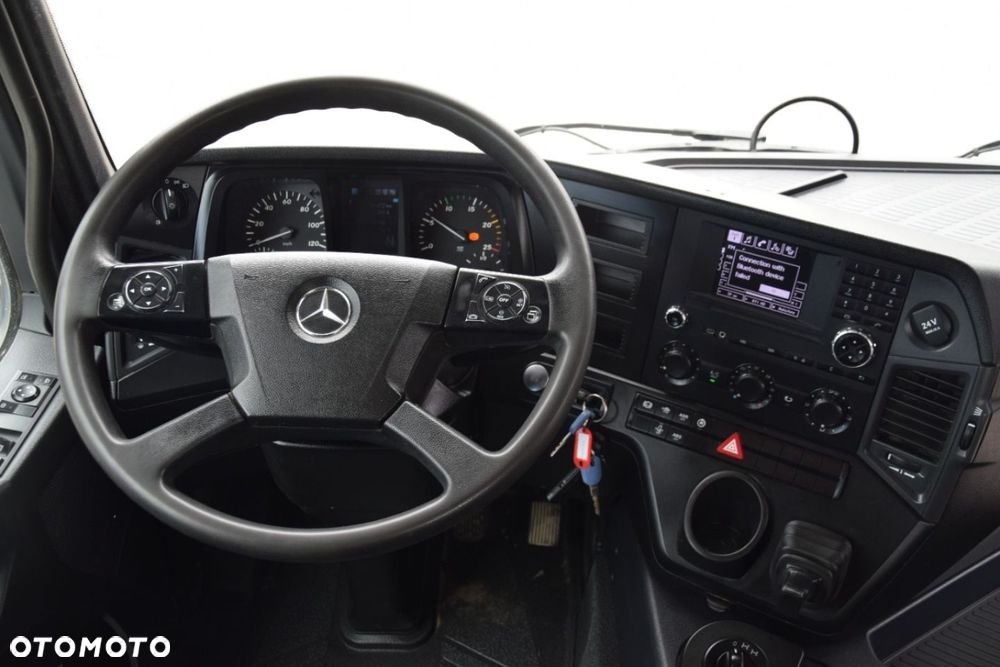 Mercedes-Benz Arocs 3243 - 33