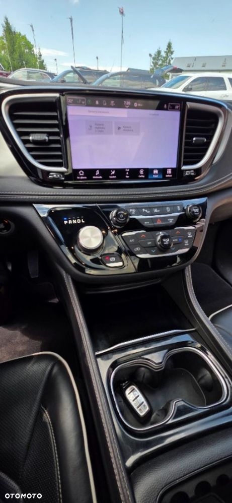 Chrysler Pacifica - 22