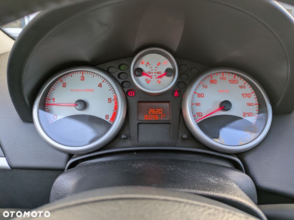 Peugeot 207 - 22