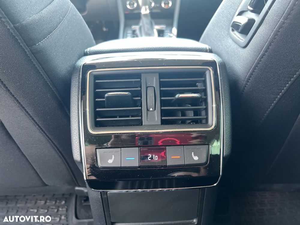 Skoda Superb 2.0 TDI 4X4 DSG Scout - 25