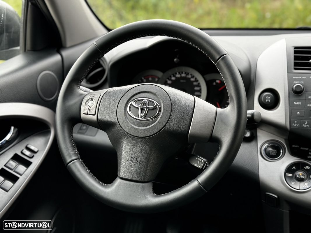 Toyota RAV4 2.2 D-4D X RF - 21