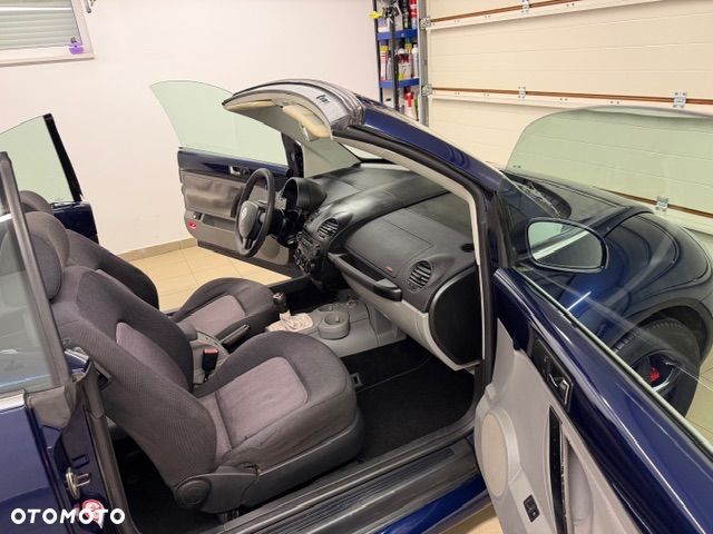 Volkswagen New Beetle Cabriolet 2.0 - 18