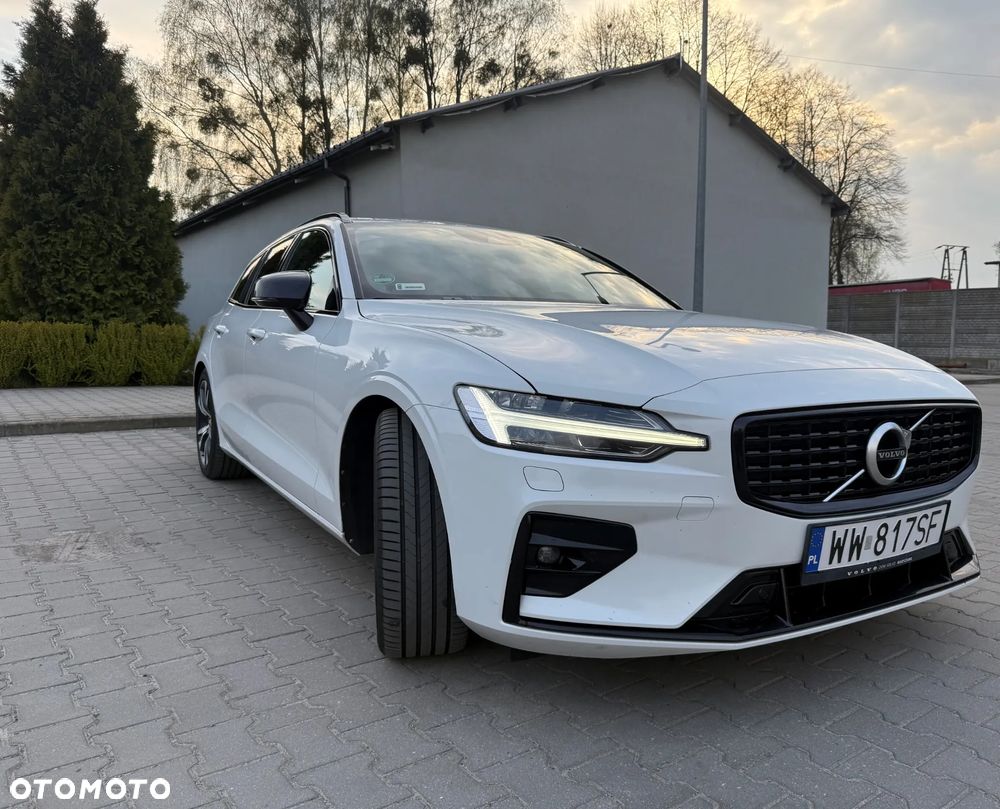 Volvo V60 D4 R-Design - 3