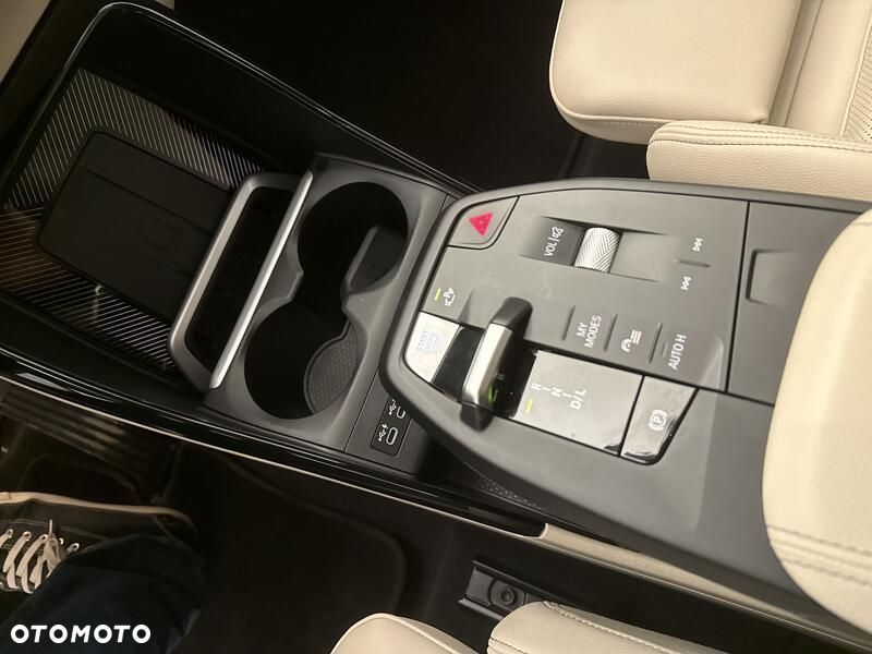 BMW X1 xDrive23d mHEV - 16
