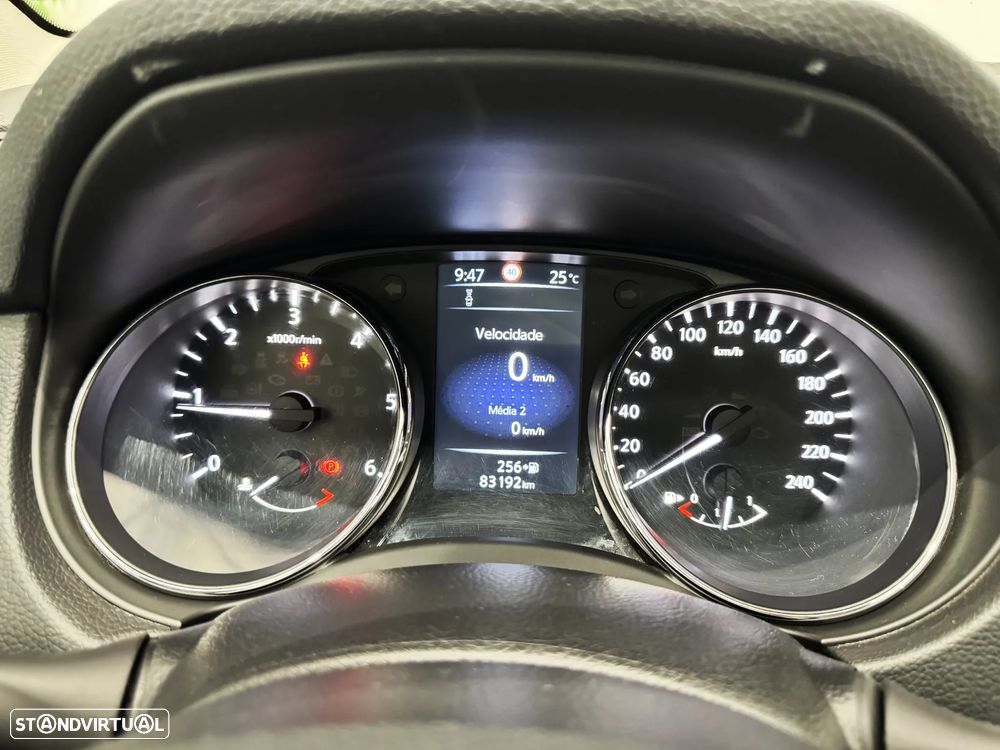 Nissan Qashqai 1.5 dCi N-Connecta 18 - 26