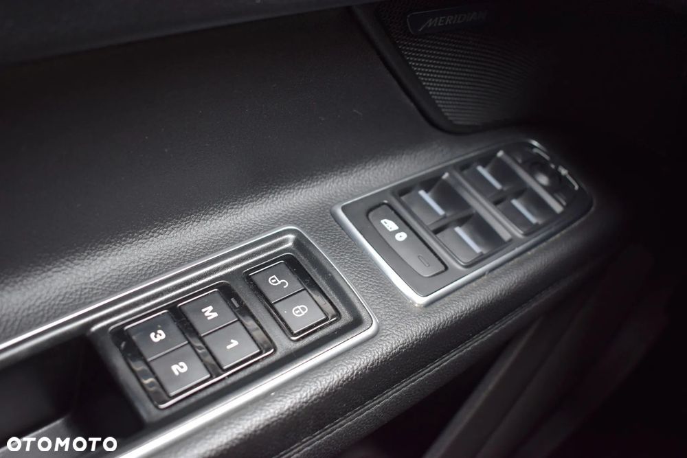 Jaguar XF 3.0 TDV6 Portfolio - 19