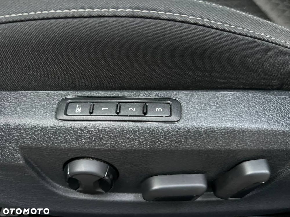 Skoda Superb 1.6 TDI Ambition DSG - 23