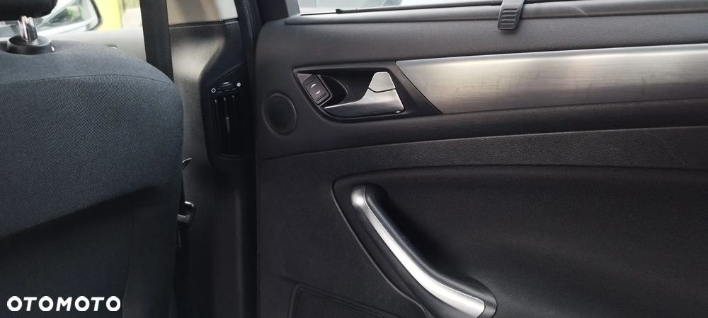 Ford Mondeo 2.2 TDCi Titanium - 19