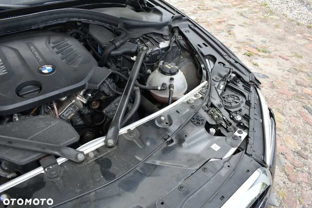 BMW Seria 5 525d Luxury Line - 10