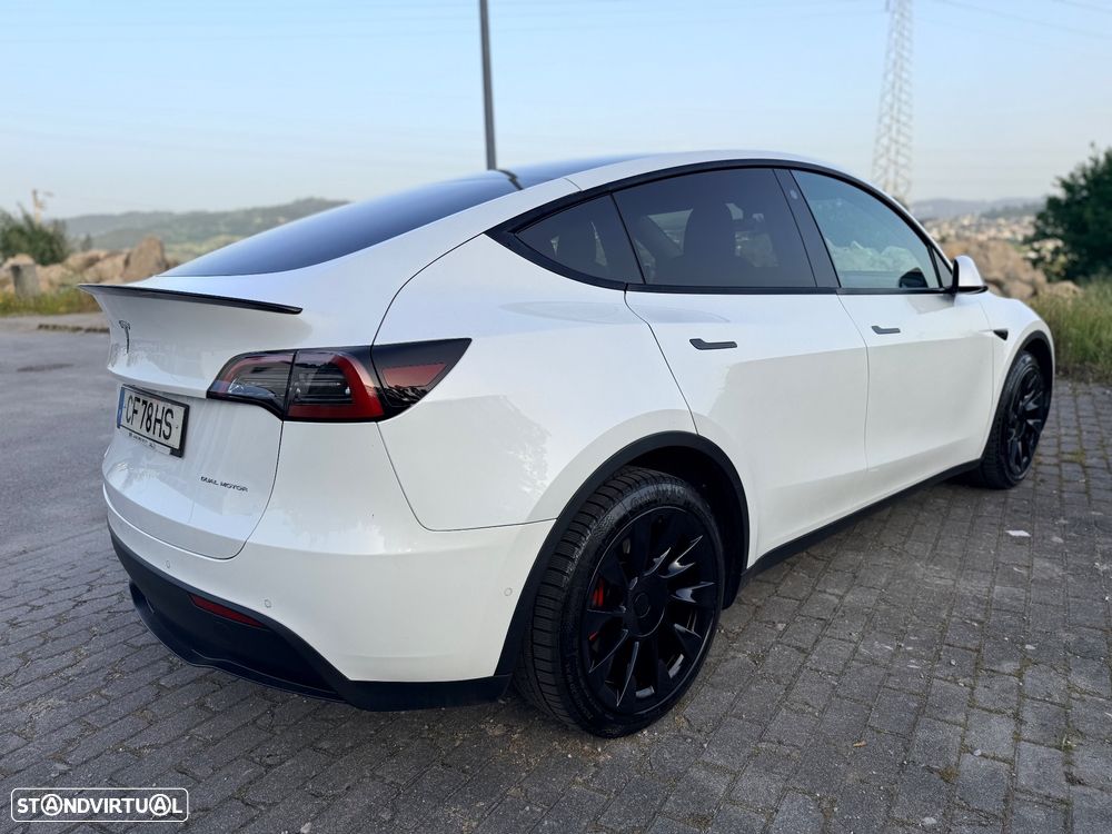 Tesla Model Y - 22