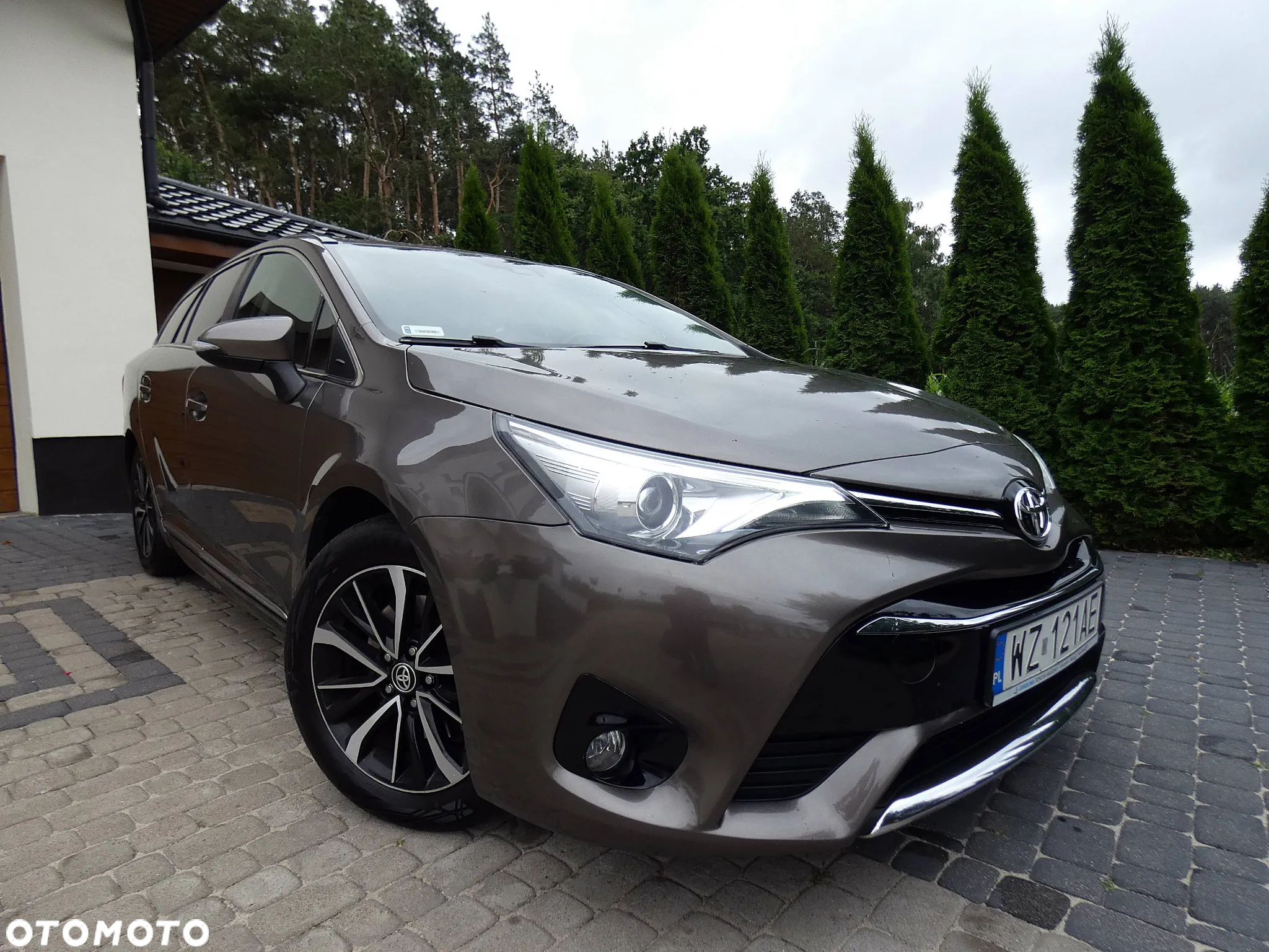 Toyota Avensis 2.0 D-4D Premium - 11